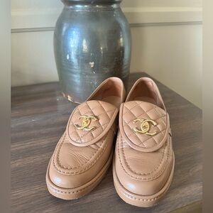 CHANEL Crumpled Lambskin Quilted CC Turnlock Moccasins in Beige 37